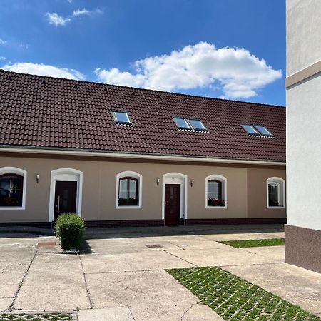 Penzion Manes Krabcice Екстериор снимка