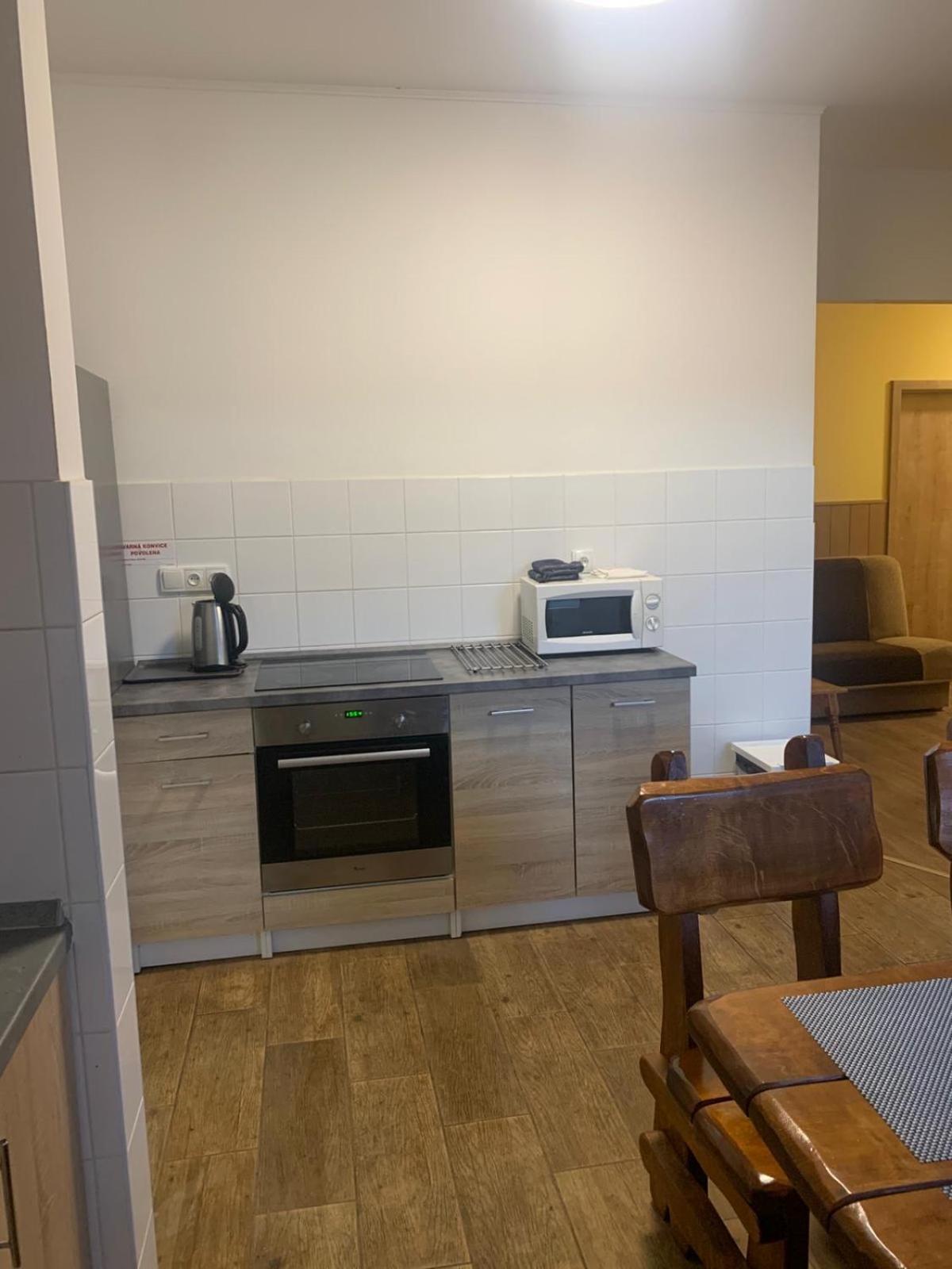 Penzion Manes Krabcice Екстериор снимка