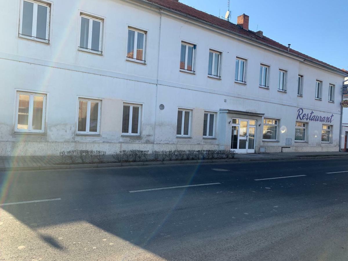 Penzion Manes Krabcice Екстериор снимка